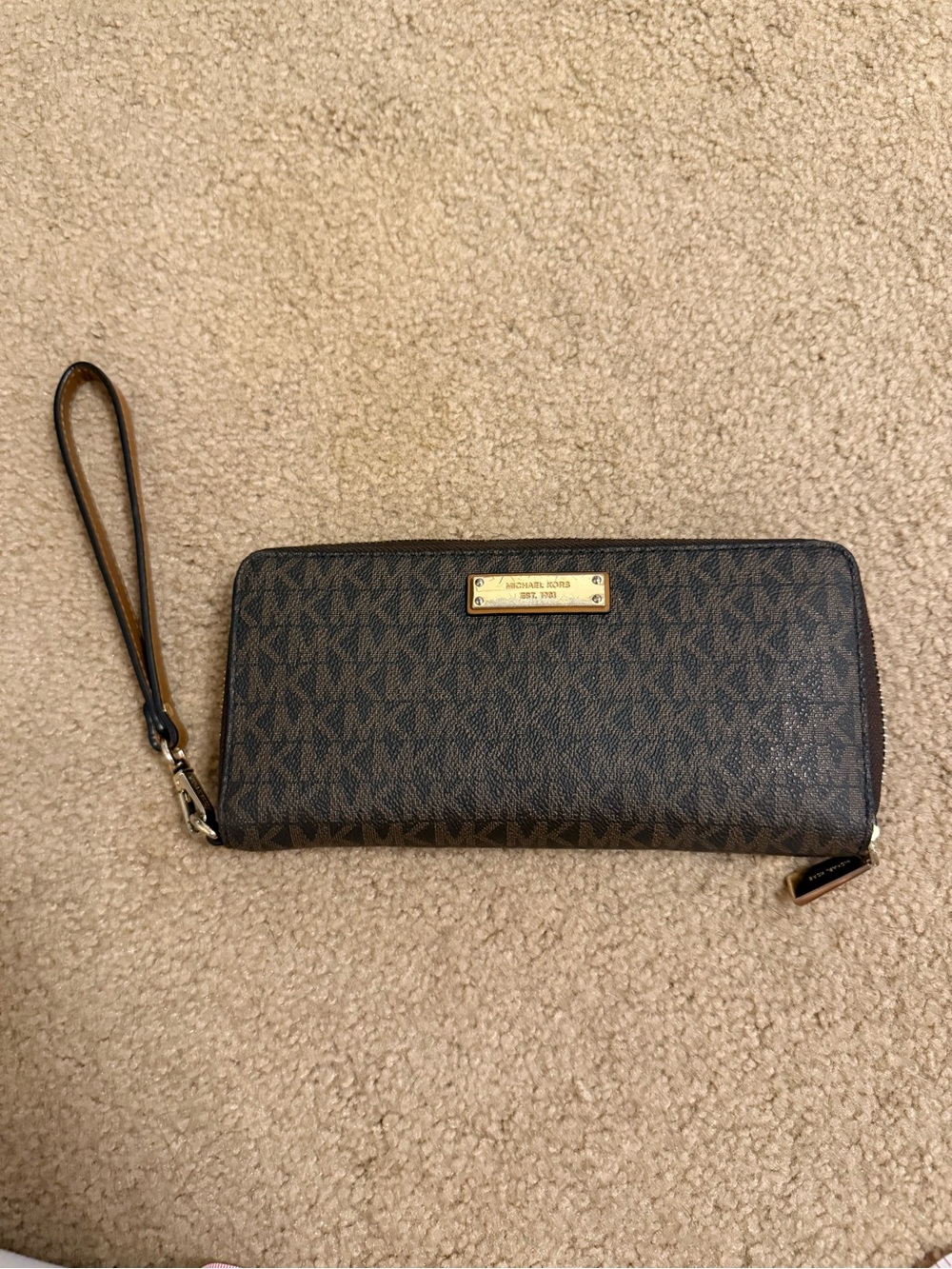 Michael Kors leather wristlet